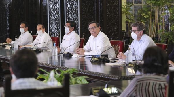 Martín Vizcarra, los ministros y otros altos funcionarios reducirán su sueldo por tres meses