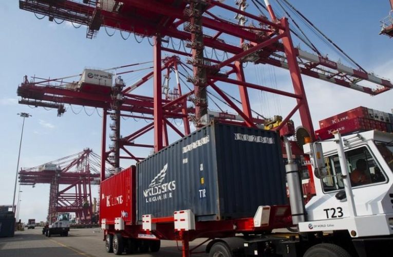 Más de 800 exportadores fueron asistidos para mantener sus operaciones en el mundo